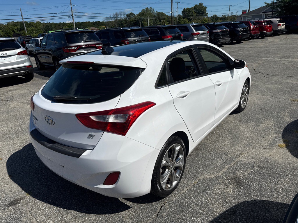 2013 Hyundai Elantra Image 3