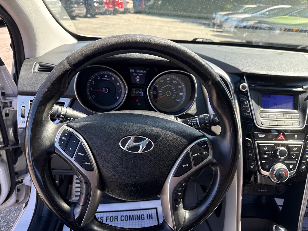 2013 Hyundai Elantra Image 8