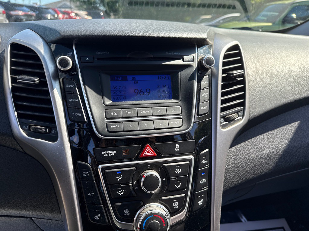 2013 Hyundai Elantra Image 13