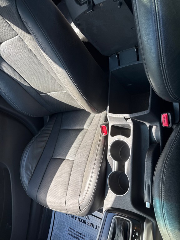 2013 Hyundai Elantra Image 16