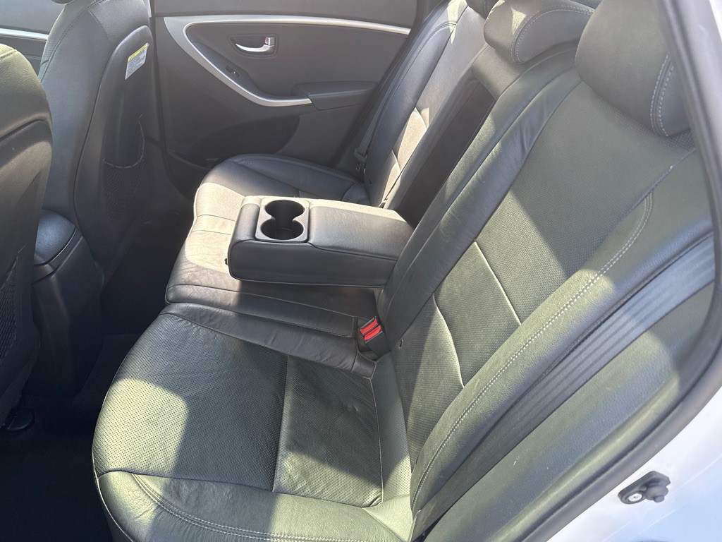2013 Hyundai Elantra Image 18