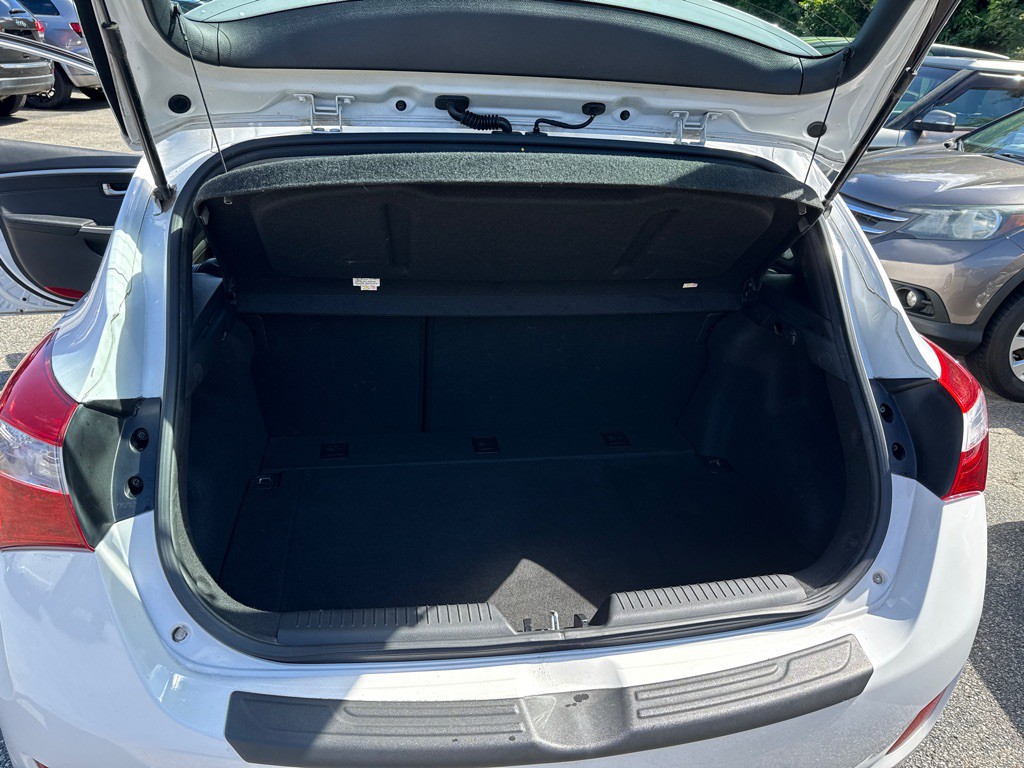 2013 Hyundai Elantra Image 20