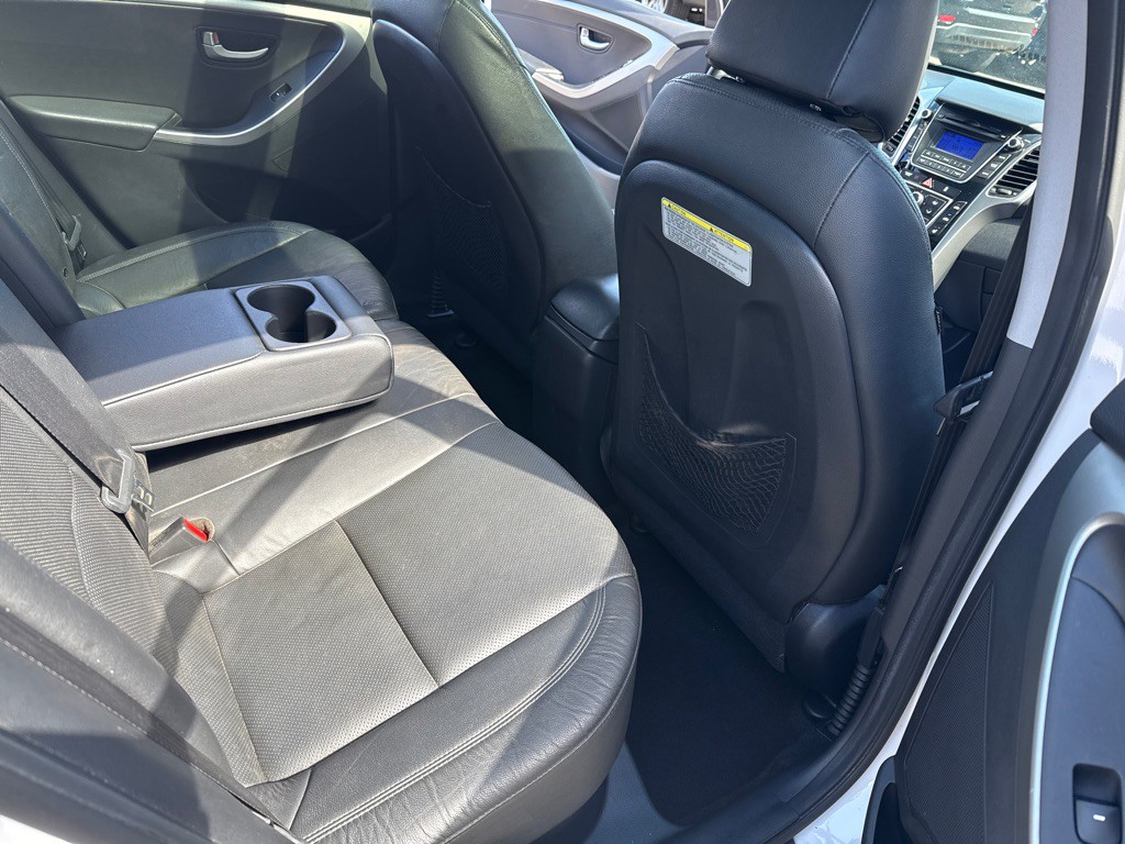 2013 Hyundai Elantra Image 22