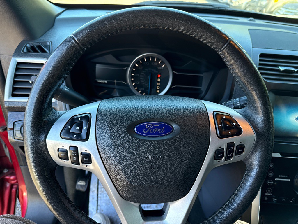2011 Ford Explorer Image 10