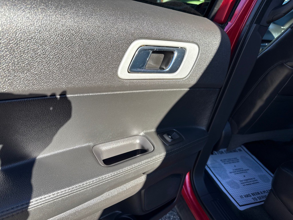 2011 Ford Explorer Image 24