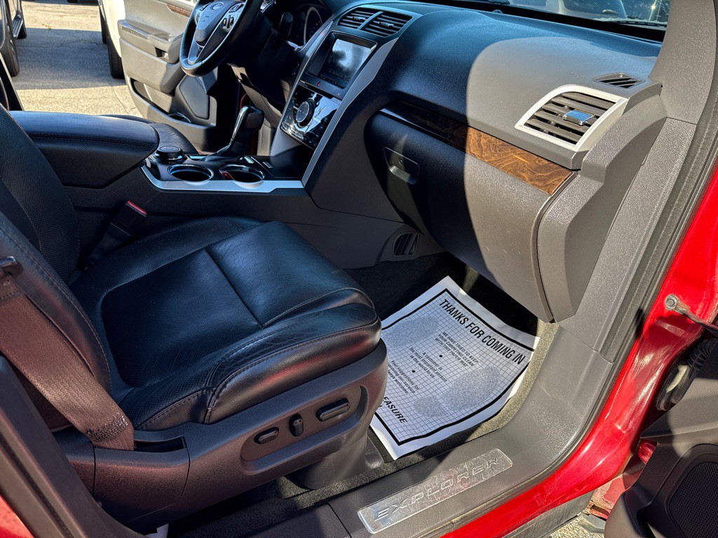 2011 Ford Explorer Image 29