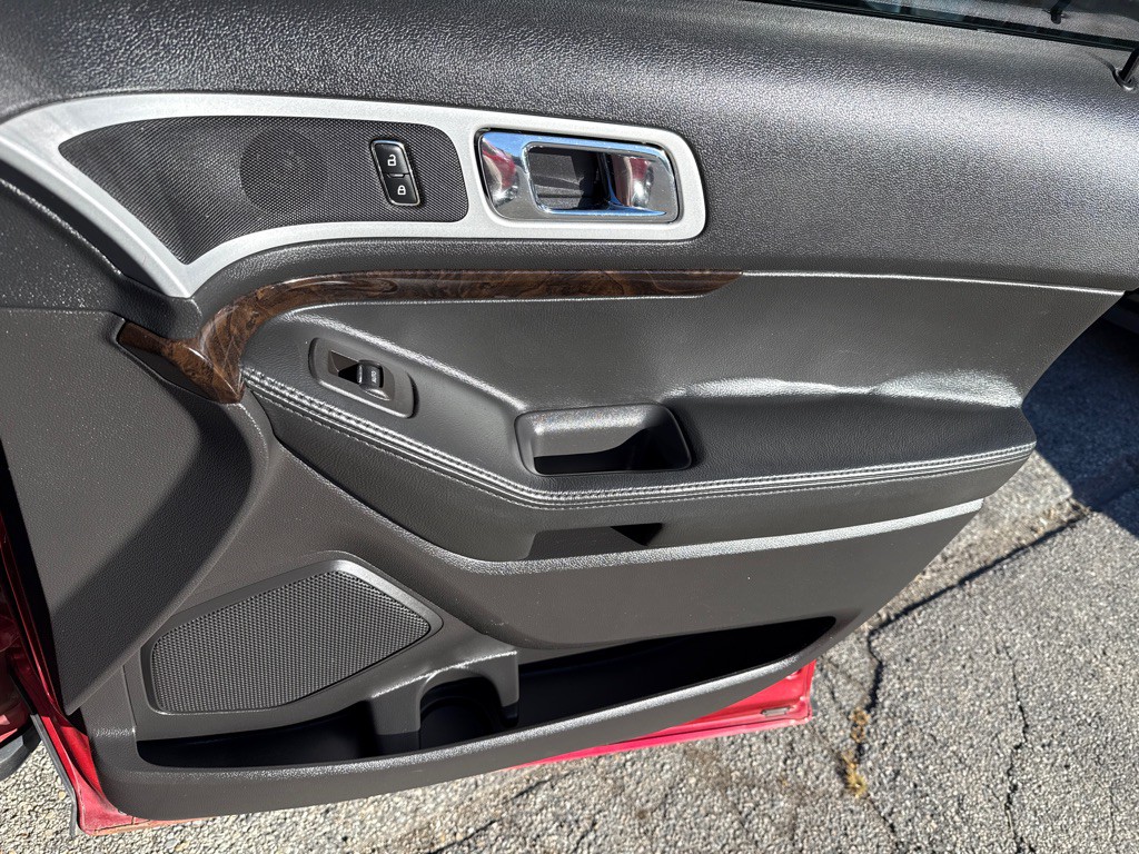 2011 Ford Explorer Image 30