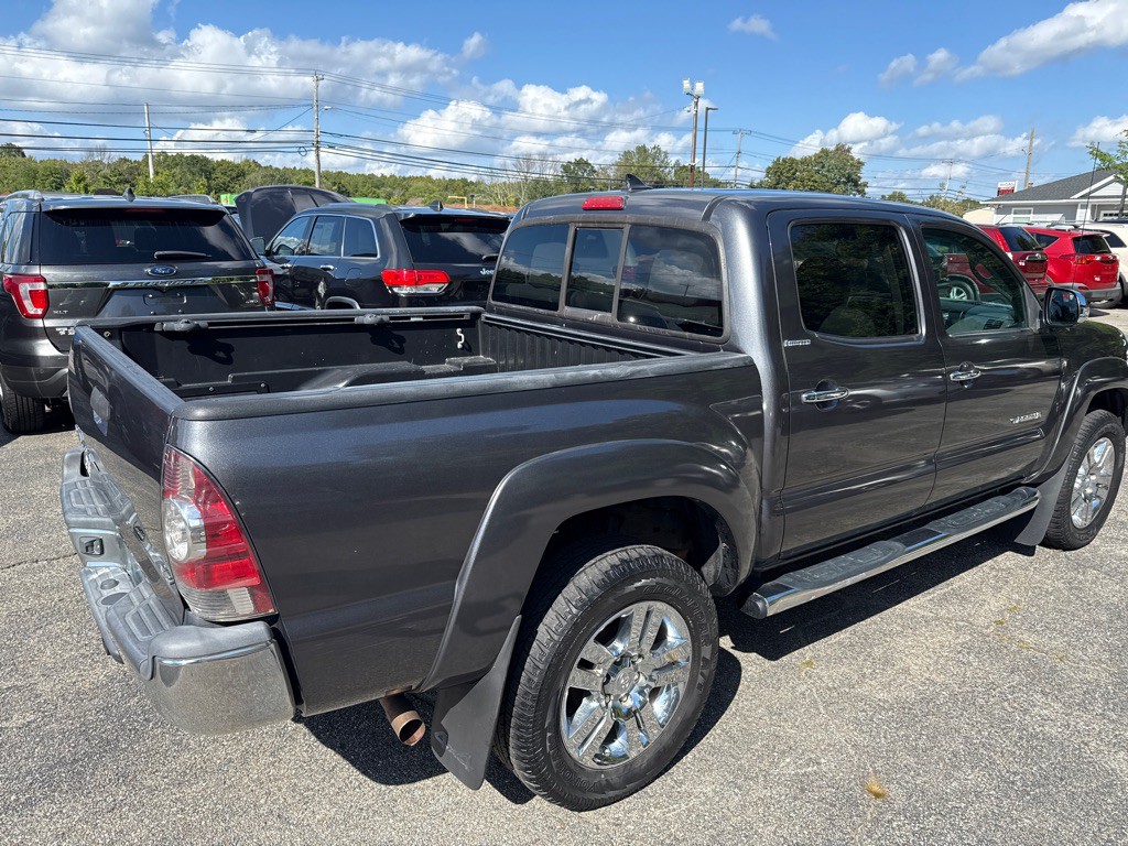 2015 Toyota Tacoma Image 3