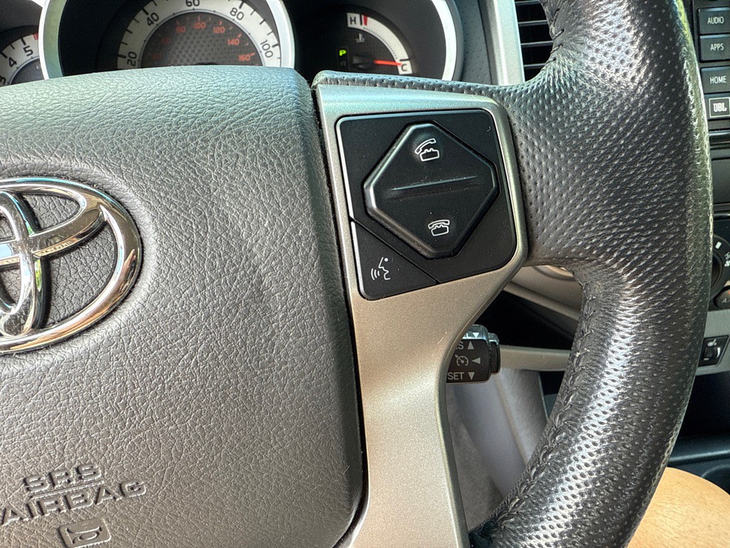 2015 Toyota Tacoma Image 12