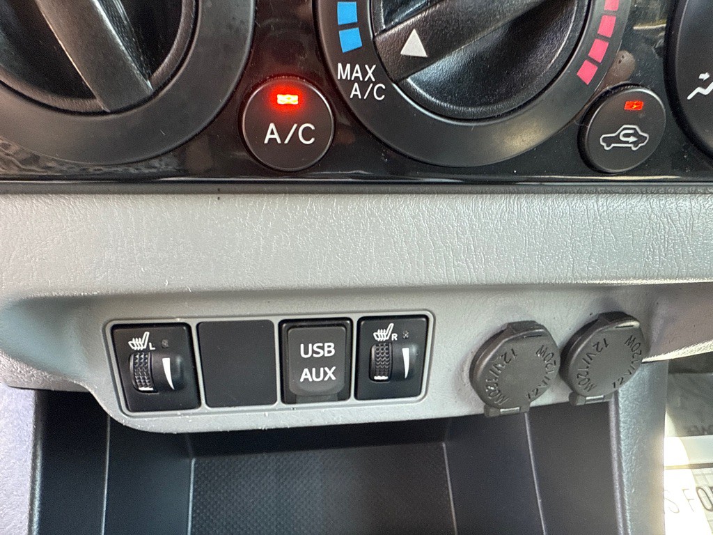 2015 Toyota Tacoma Image 18