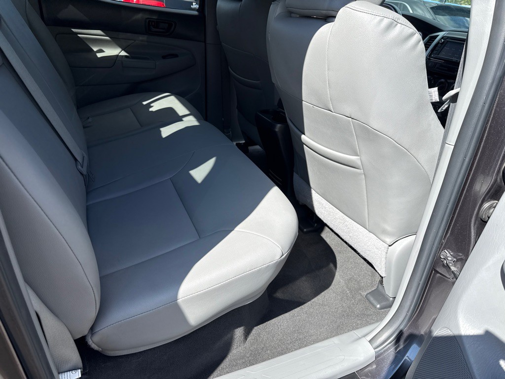 2015 Toyota Tacoma Image 29
