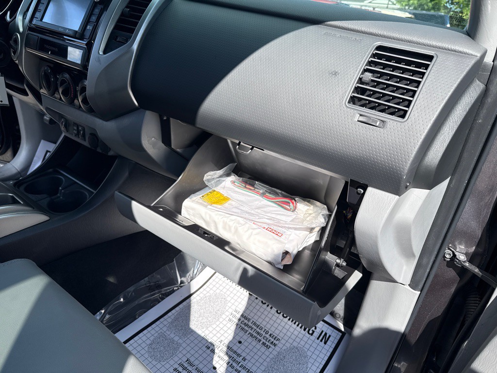2015 Toyota Tacoma Image 34