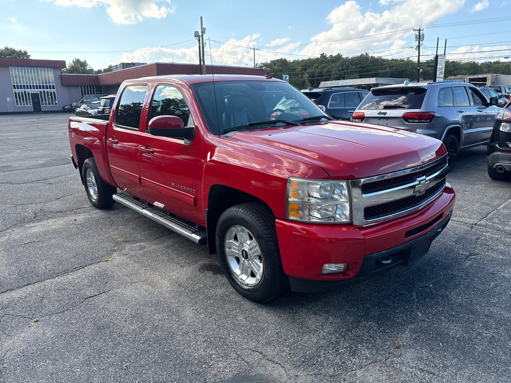 2011 Chevrolet Silverado 1500 Image 2
