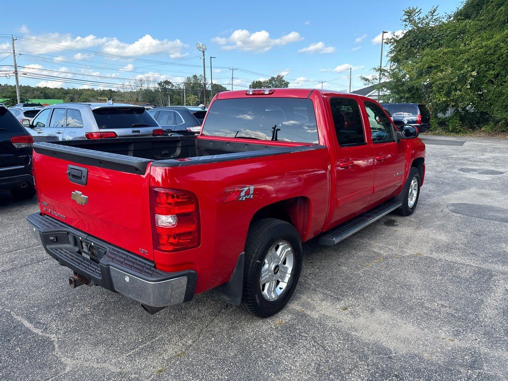 2011 Chevrolet Silverado 1500 Image 3