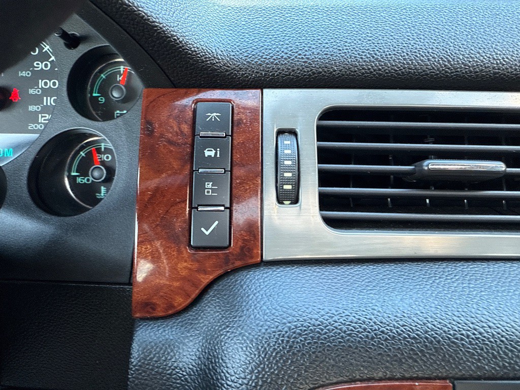 2011 Chevrolet Silverado 1500 Image 21