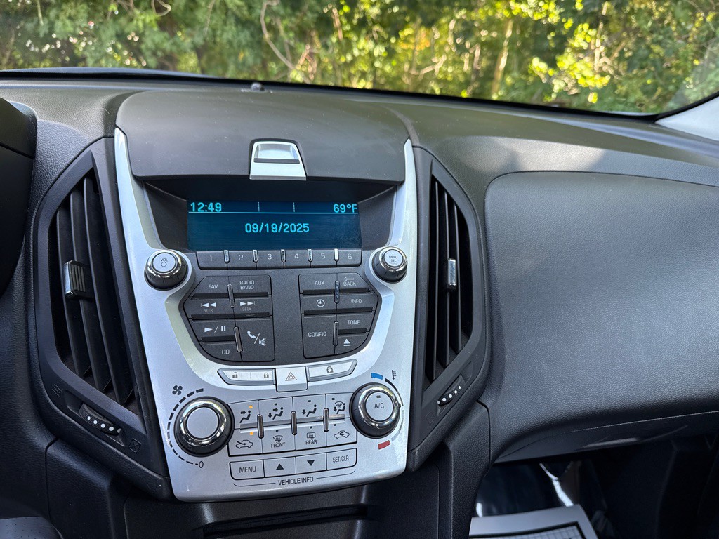 2015 Chevrolet Equinox Image 11