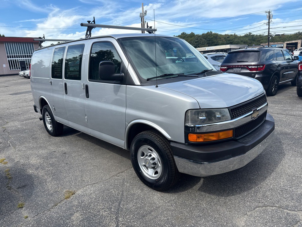 2014 Chevrolet Express Image 2