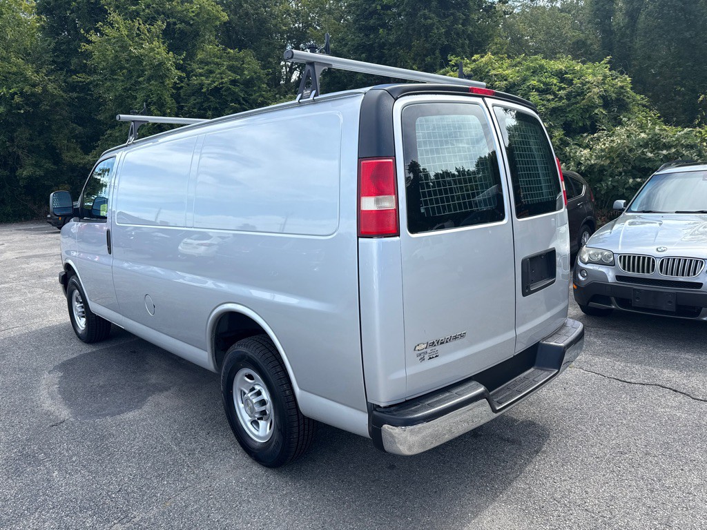 2014 Chevrolet Express Image 4