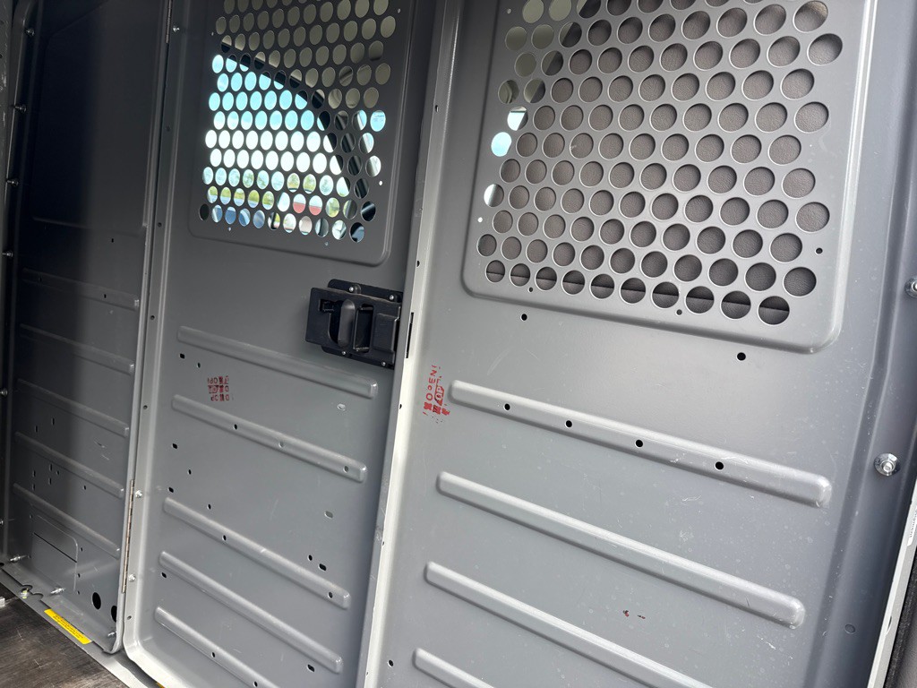 2014 Chevrolet Express Image 10