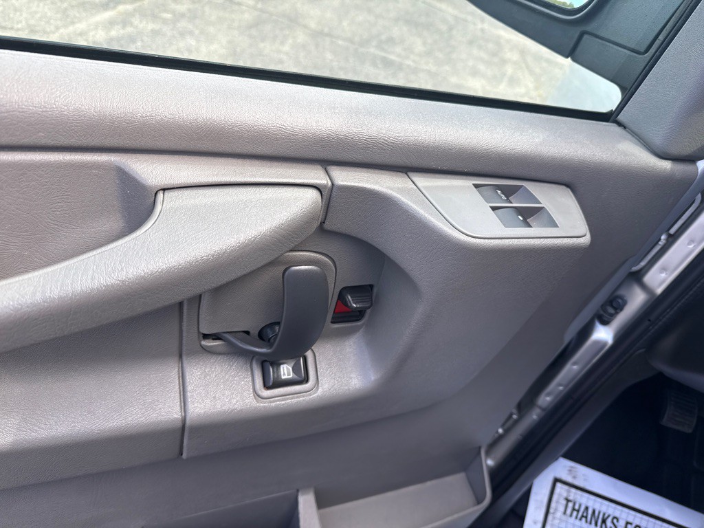 2014 Chevrolet Express Image 14