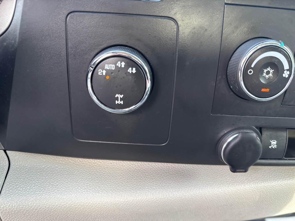 2011 Chevrolet Silverado 1500 Image 13