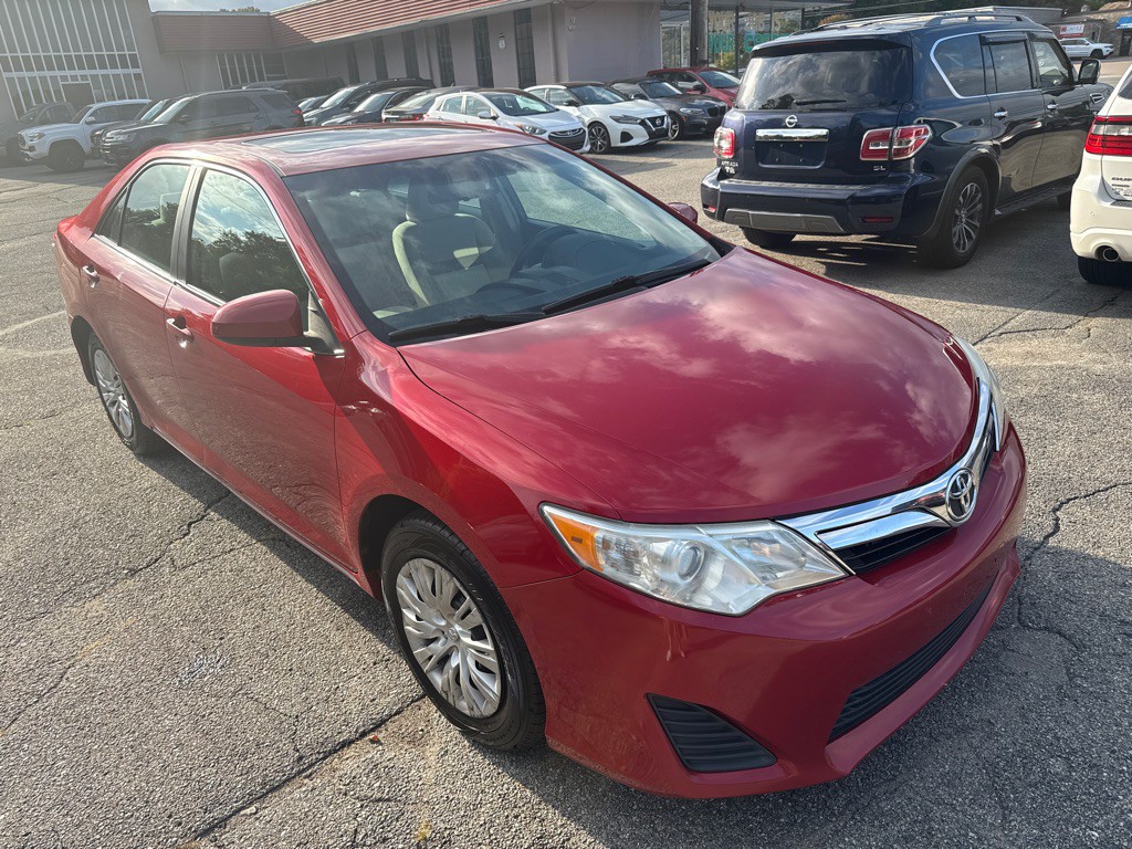 2014 Toyota Camry Image 2