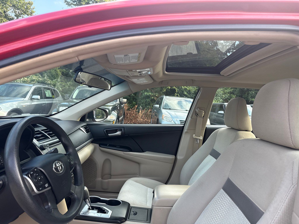 2014 Toyota Camry Image 5