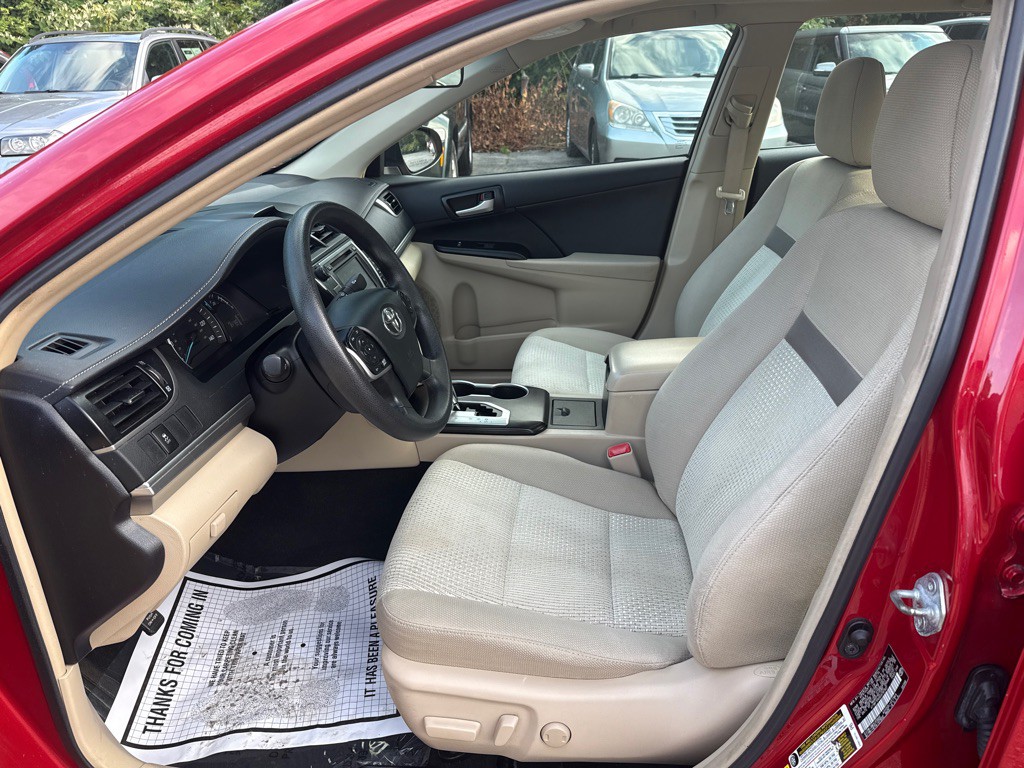 2014 Toyota Camry Image 6