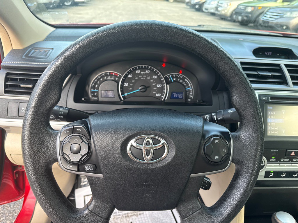 2014 Toyota Camry Image 9