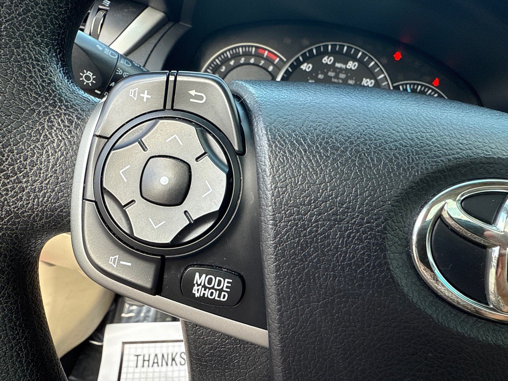 2014 Toyota Camry Image 11