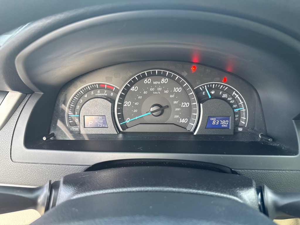 2014 Toyota Camry Image 12