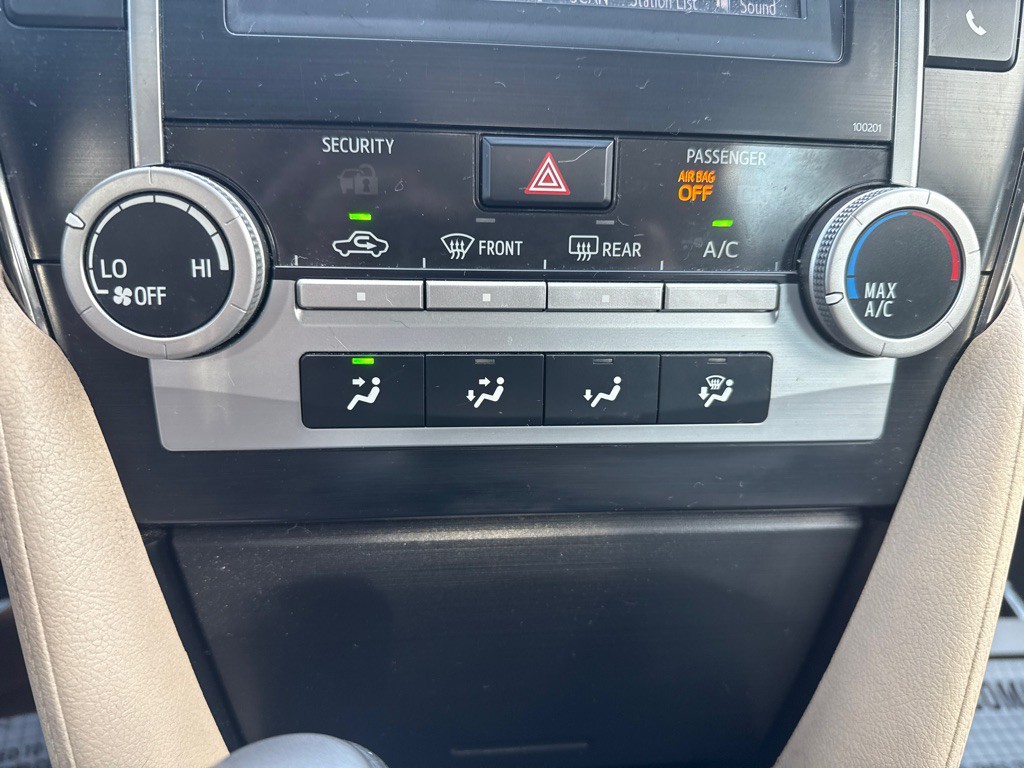 2014 Toyota Camry Image 15