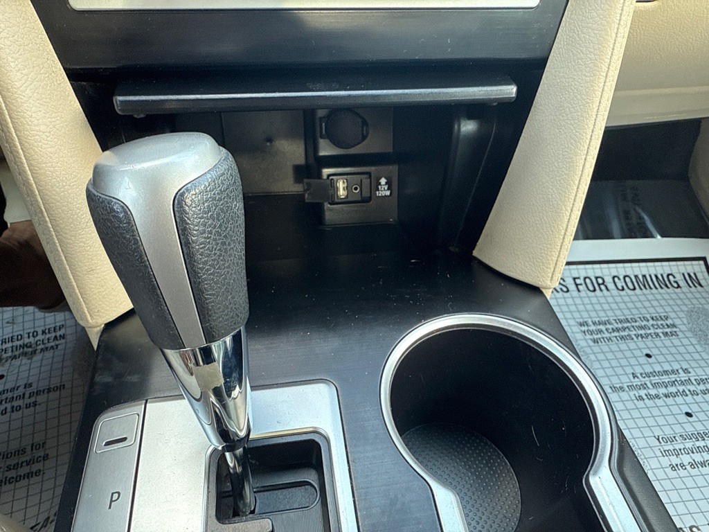 2014 Toyota Camry Image 17
