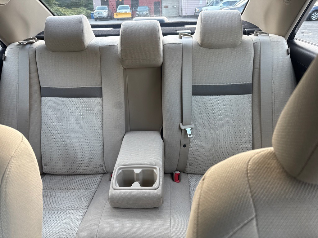 2014 Toyota Camry Image 21