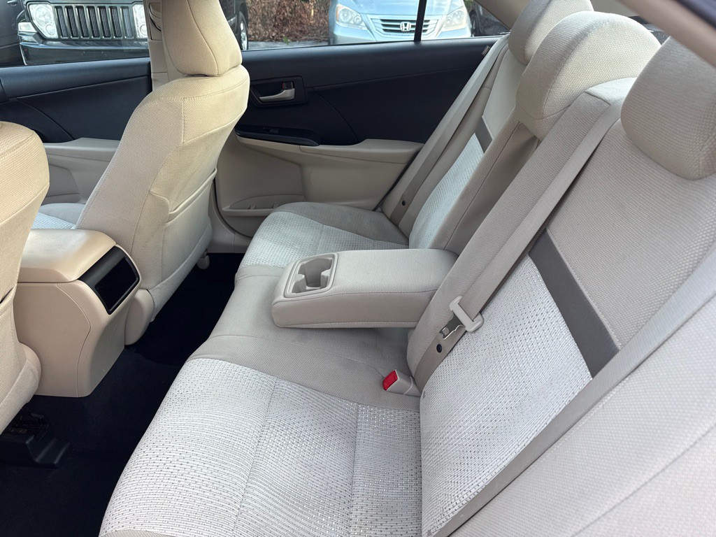 2014 Toyota Camry Image 22