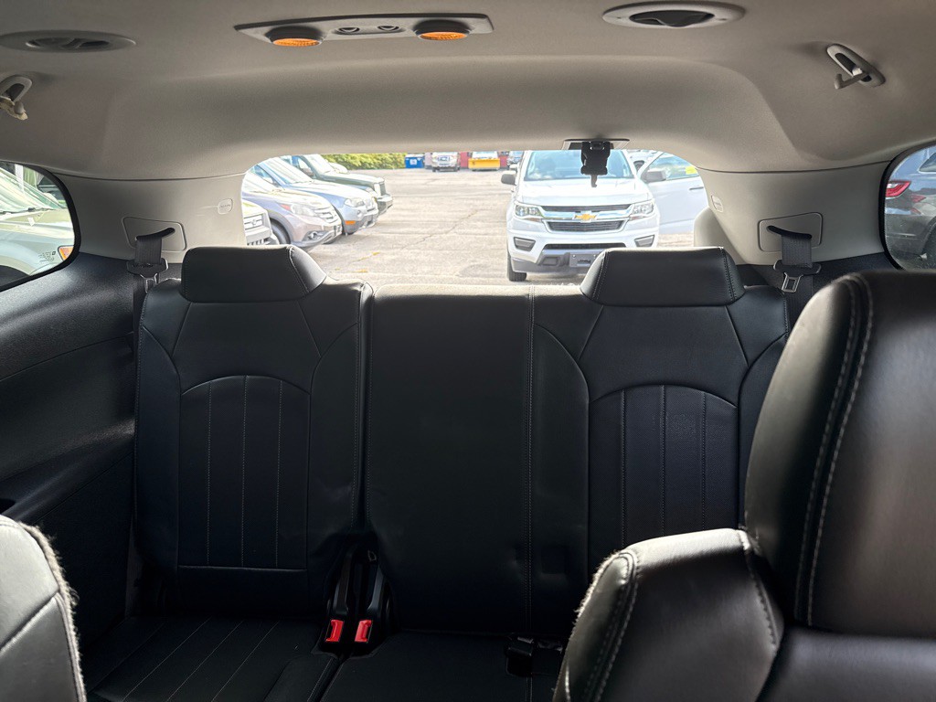 2015 Buick Enclave Image 32