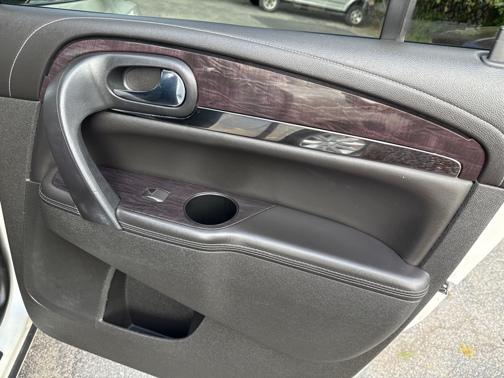 2015 Buick Enclave Image 37