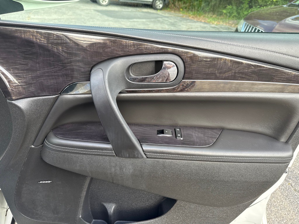 2015 Buick Enclave Image 39