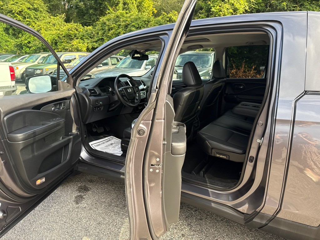 2019 Honda Ridgeline Image 6