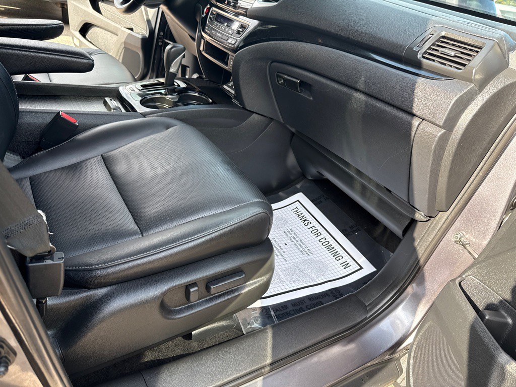 2019 Honda Ridgeline Image 32
