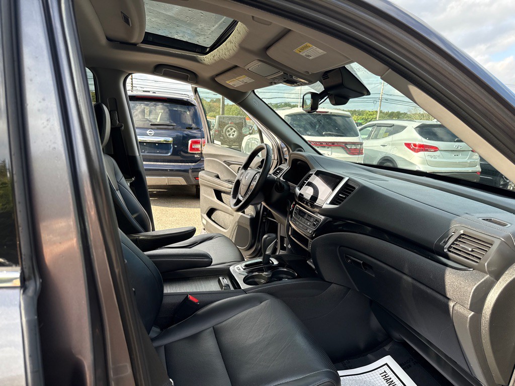 2019 Honda Ridgeline Image 35