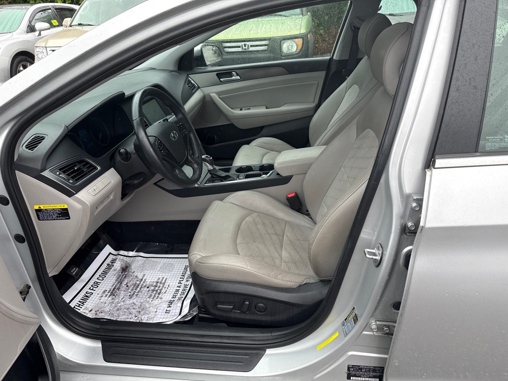 2017 Hyundai Sonata Image 5
