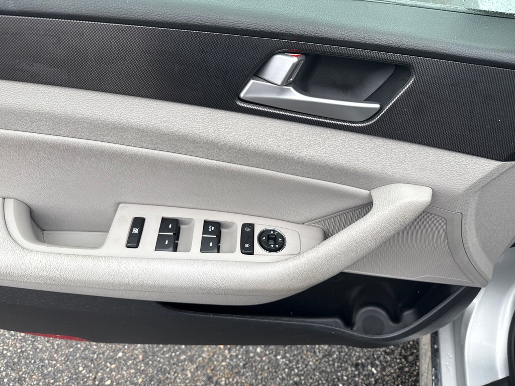 2017 Hyundai Sonata Image 6