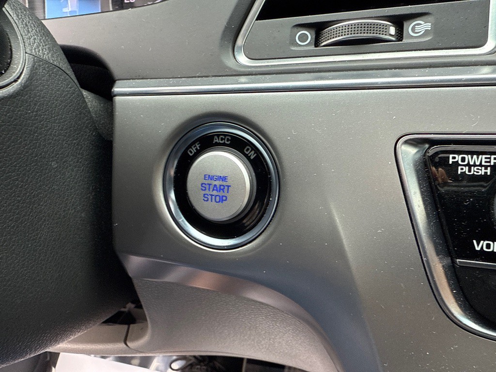 2017 Hyundai Sonata Image 19