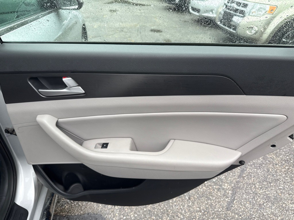 2017 Hyundai Sonata Image 29