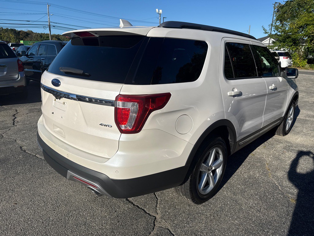 2017 Ford Explorer Image 3
