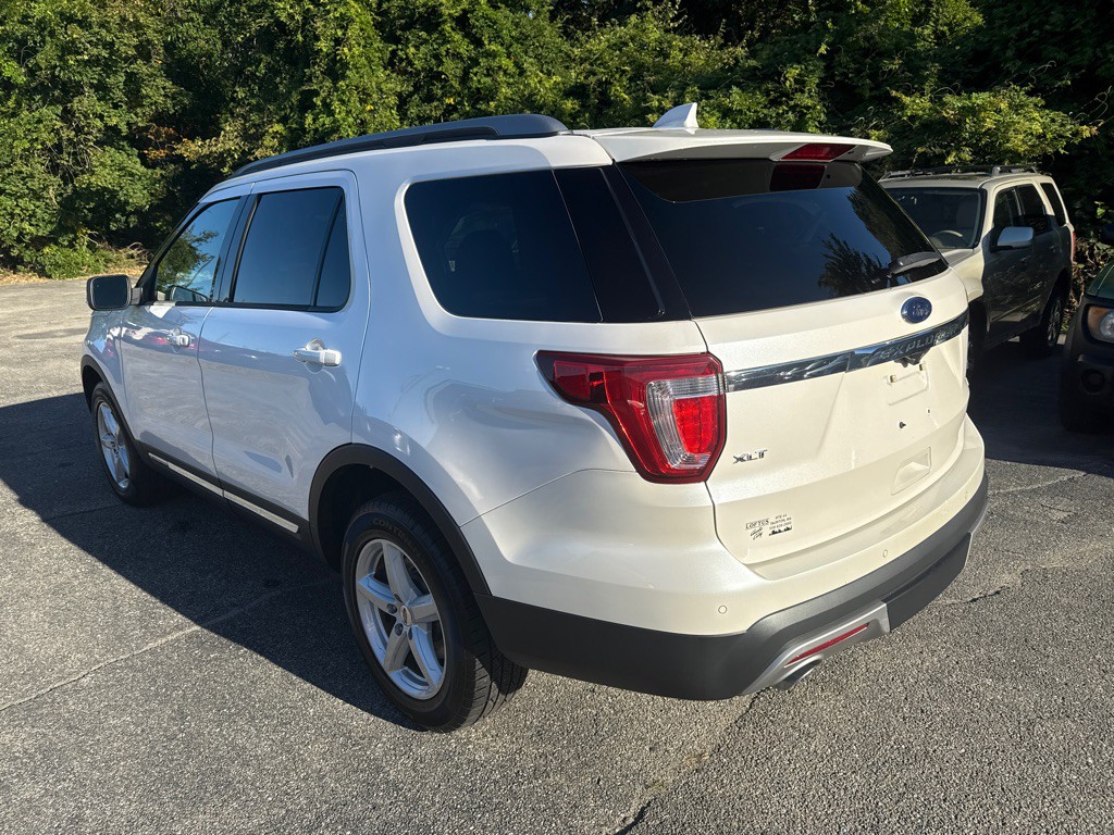 2017 Ford Explorer Image 4