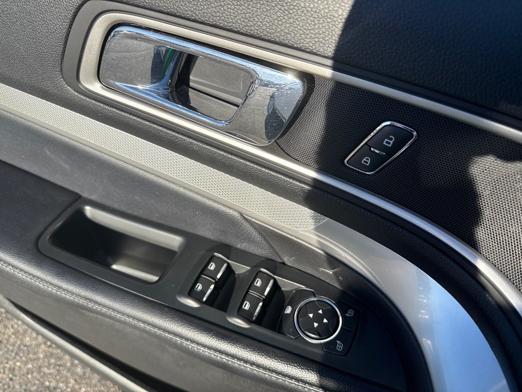 2017 Ford Explorer Image 6
