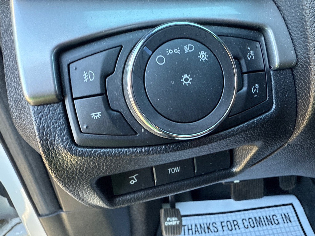 2017 Ford Explorer Image 8
