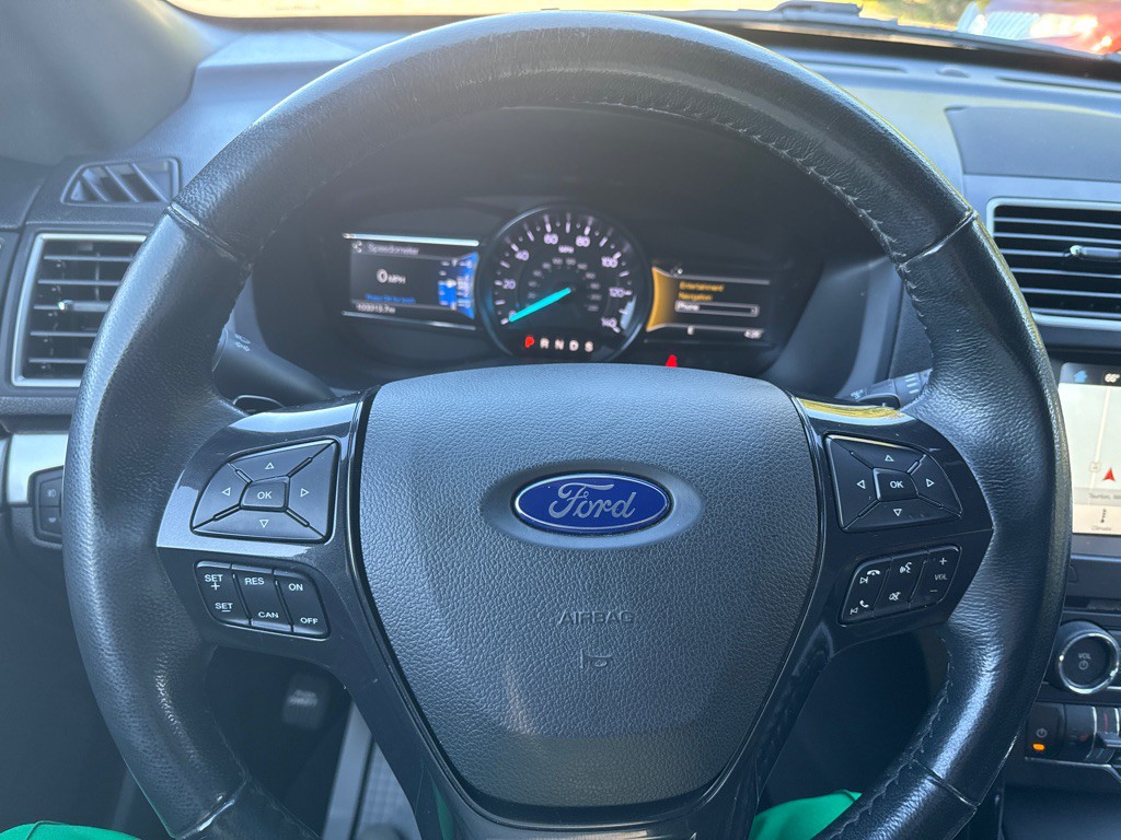 2017 Ford Explorer Image 9